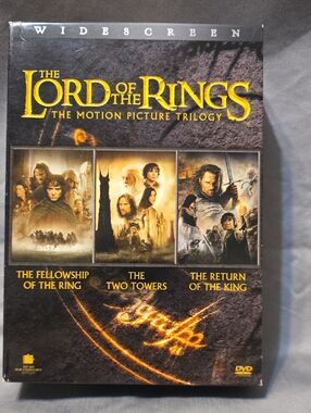 The Lord of the Rings: The Motion Picture Trilogy DVD Box Set - Black/Gold